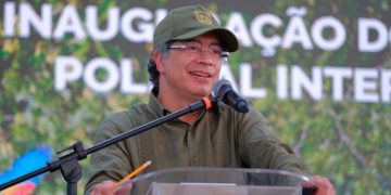 Petro plantea modificar TLC con EE. UU. y anuncia fin del acuerdo con Israel