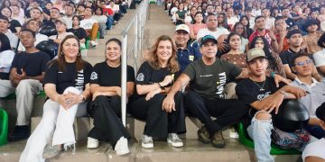 Alcalde Char recibe a 2.500 nuevos estudiantes de la IUB y Universidad al Barrio