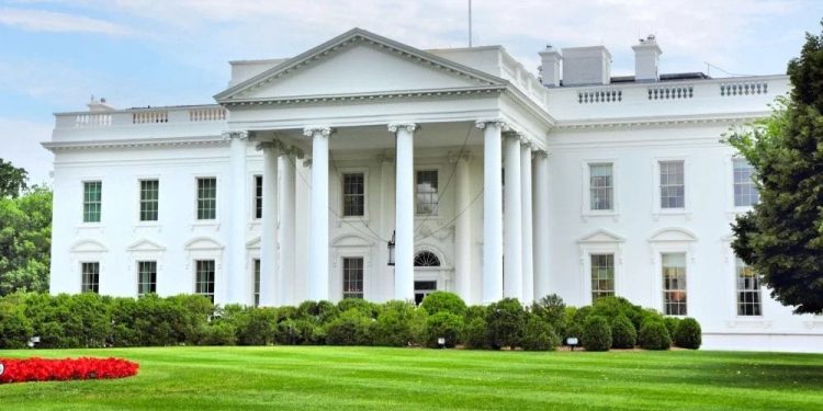 La Casa Blanca defiende ataque contra lancha venezolana vinculada al Tren de Aragua