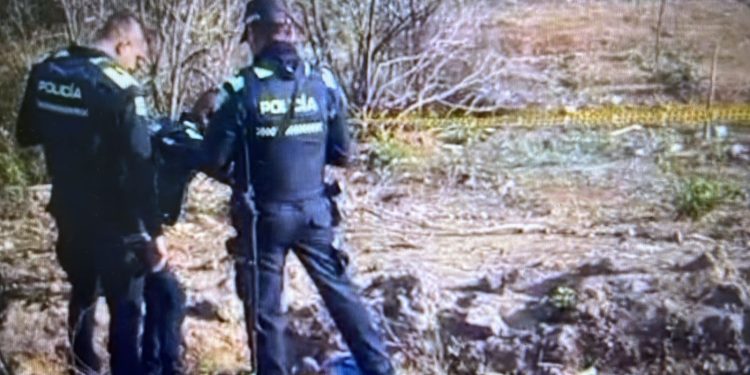 Hallan cadáver baleado de un joven en la vía Cuestecitas-Albania, La Guajira