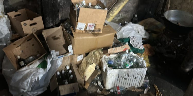 Policía de Barranquilla decomisa licor adulterado en operativos en Las Nieves y Rebolo