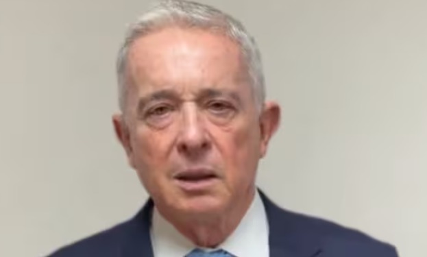 Uribe acusa a Petro de incitar a la violencia contra Paloma Valencia tras señalamientos por falsos positivos