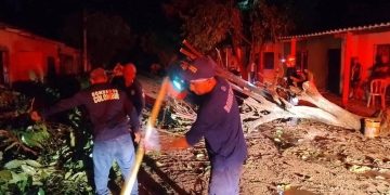 Alcaldía de Algarrobo atiende emergencia por vendaval que dejó daños y heridos