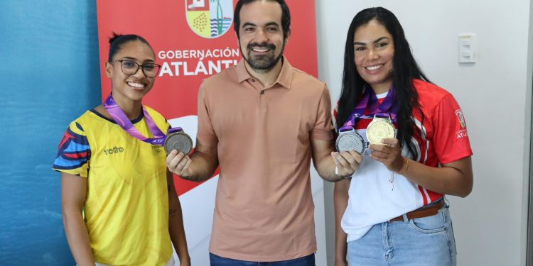 Gobernación del Atlántico entrega estímulos a deportistas destacados en Juegos Panamericanos Junior