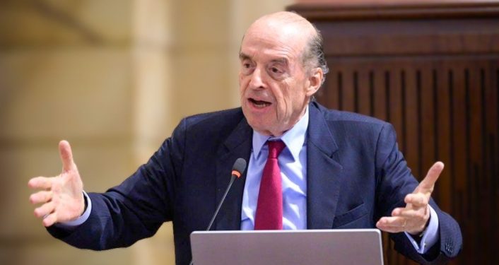 Procuraduría destituye e inhabilita por 10 años al excanciller Álvaro Leyva tras irregularidades en licitación de pasaportes