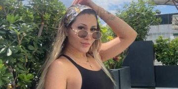 De detenida a testigo: Angie Miller entra en el centro del caso B-King y Regio Clown