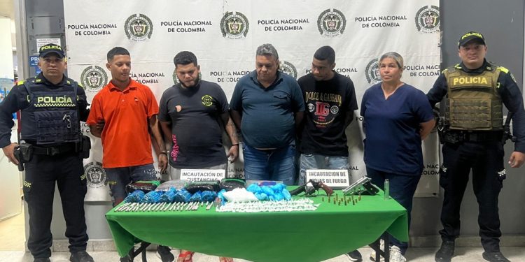 Caen cinco personas por tráfico de armas y drogas en Barranquilla