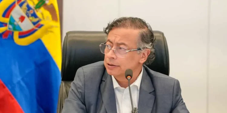 Petro no seguirá con la erradicación forzada y lanza dura crítica a Estados Unidos y a Trump