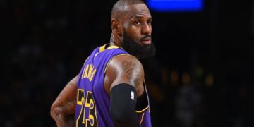 Lakers blindan a JJ Redick y esperan decisión de LeBron