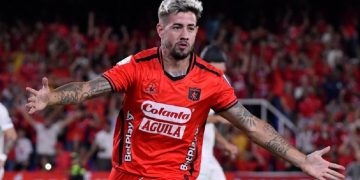 La FIFA suspende un año a Rodrigo Holgado y otros seis jugadores por falsificación documental