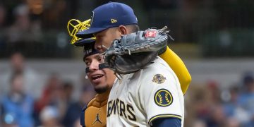 José Quintana brilla con Milwaukee y firma su undécima victoria en la temporada