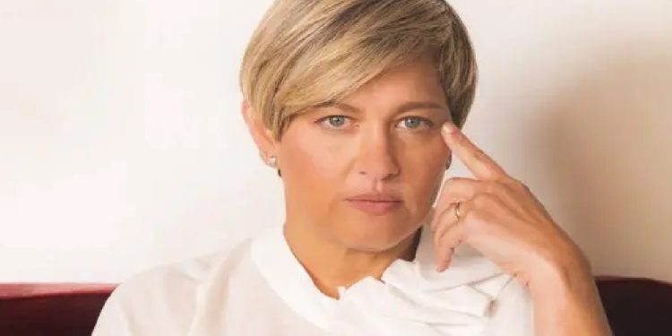 Verónica Alcocer denunciada por pagos que superarían los mil millones de pesos en asesorías e imagen personal