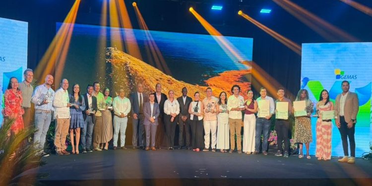 La Sostenibilidad Brilla en Colombia: Premios GEMAS 2025 Exaltan a los 14 ‘Héroes Ambientales’ del País