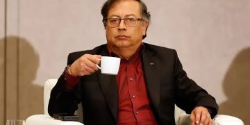 “Trago amargo”: sanciones de EE. UU. complican pago del salario de Petro. Estas son las opciones que tendría el presidente