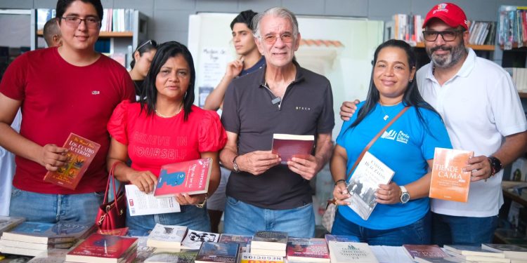 Santo Tomás celebra la literatura con la Feria del Libro ‘Palabras al Corazón’