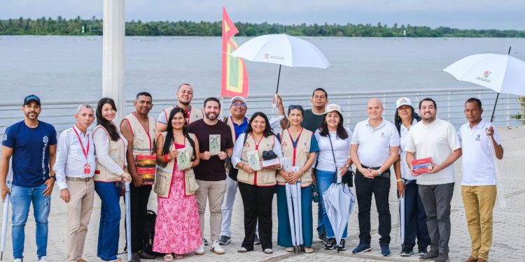 Guías turísticos reciben kits para fortalecer el servicio en el Atlántico