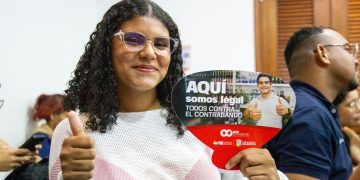 Jóvenes universitarios reciben capacitación en consumo responsable de licor y lucha contra el contrabando