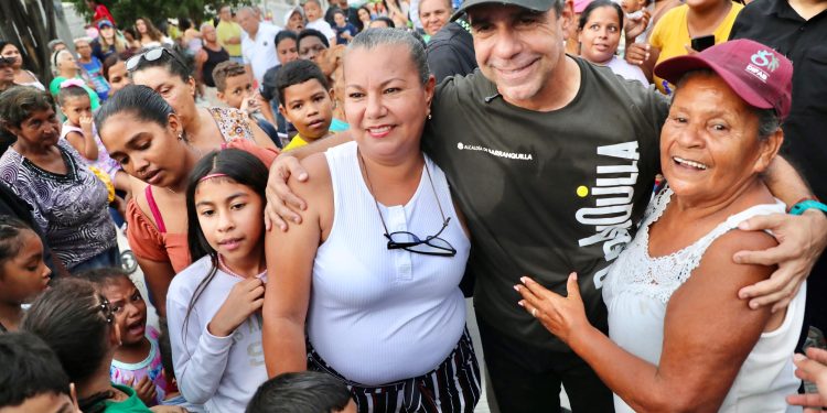 En Rebolo y Montes, alcalde Char entregó más vías pavimentadas al servicio de la comunidad