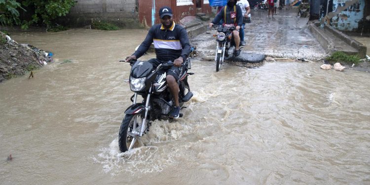 Huracán Melissa deja al menos 10 muertos y varios desaparecidos en Haití