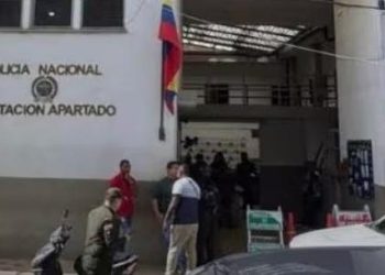 Rompieron el muro y huyeron: impresionante fuga de 18 reclusos en Apartadó