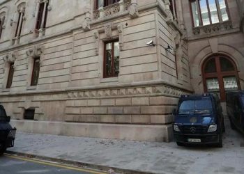 Condenan a 20 años de cárcel a sicario colombiano por asesinar a aficionado del Barcelona en España