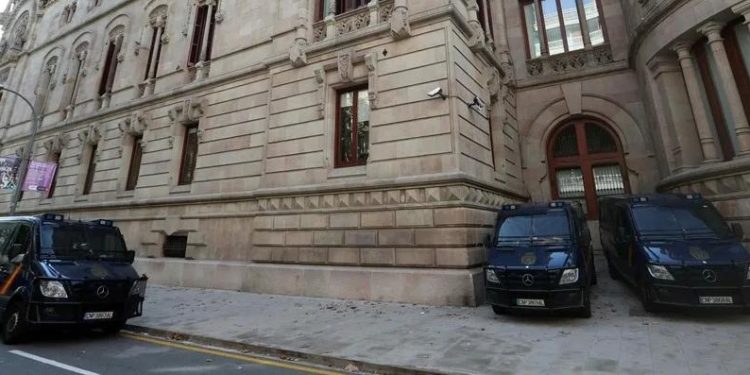 Condenan a 20 años de cárcel a sicario colombiano por asesinar a aficionado del Barcelona en España