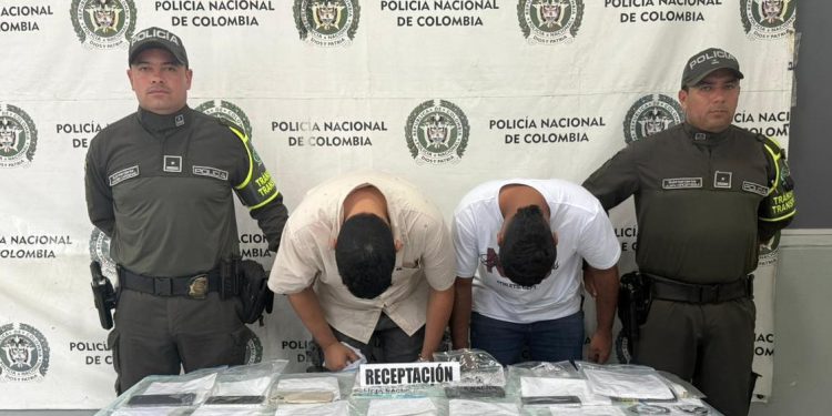 Capturan a dos hombres con 39 celulares robados durante concierto de Silvestre Dangond en Cartagena