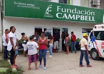 Motocarro colisiona con bus en Sabanalarga: cuatro personas resultan heridas