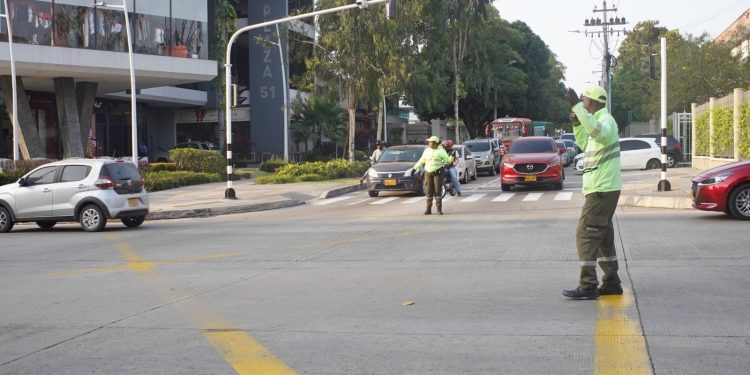 Tránsito confirma: contraflujo de la 51B será fijo y funcionará todos los días, incluso festivos