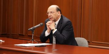 Gobierno confirma que el salario mínimo subirá por encima de la inflación en 2026