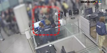 Condenan a cuatro años de prisión a exfuncionaria de Migración Colombia por pedir dinero a viajeros en El Dorado