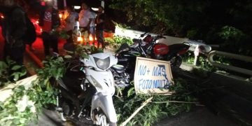 Transportadores bloquean la Troncal de Oriente en protesta por fotomultas