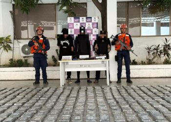 Incautan cerca de media tonelada de cocaína en el Caribe al noreste de La Guajira