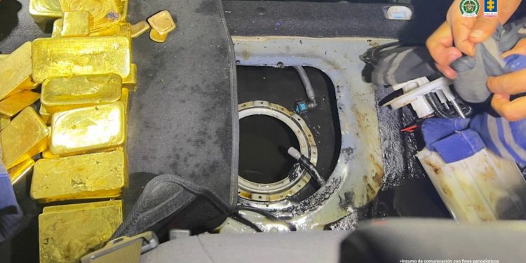 Incautan 28 lingotes de oro avaluados en 15.514 millones en la vía Putumayo-Huila