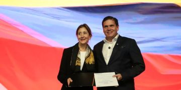 Ingrid Betancourt le da su aval a Juan Carlos Pinzón: “Aquel que nos rescató de las garras de las Farc tiene hoy la misión de rescatar a Colombia”