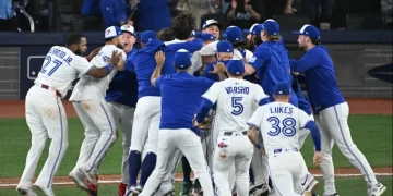 Springer guía la remontada y los Azulejos vuelven a la Serie Mundial tras 32 años