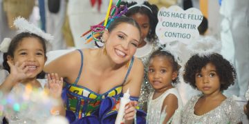Con crayones, niños de CDI crearon el vestuario que luce la reina del Carnaval 2026, Michelle Char, para celebrar a los más pequeños