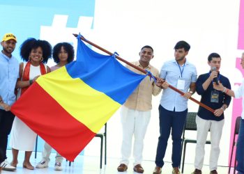 “La juventud toma la bandera para un Caribe más humano, sostenible y autónomo”: Verano entrega la máxima representación de la Región