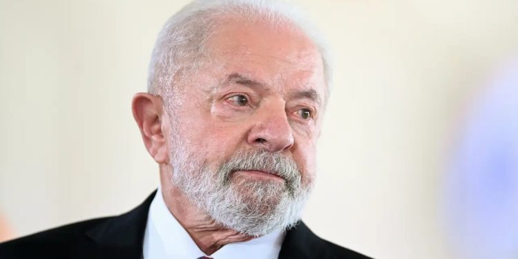 Lula conversa con Trump y pide retirar aranceles y sanciones a Brasil
