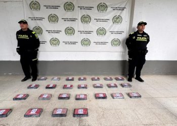 Hallan 25 kilos de cocaína flotando en playas de Santa Verónica durante el festivo