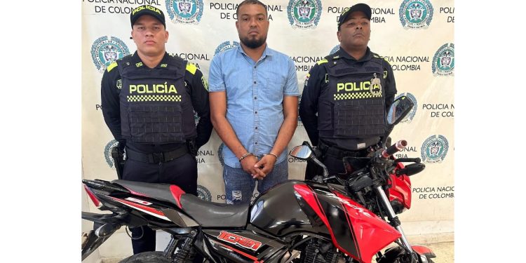 ¡Se creyó rápido y furioso, pero era rápido y robado! Policía de Malambo lo frenó en seco