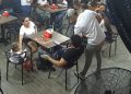 Delincuente roba a mano armada a cantante vallenato en restaurante de Barranquilla