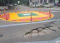 Ciudadanos denuncian peligroso hueco en rotonda de la calle 69 con carrera 42