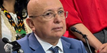 Procuraduría abre investigación disciplinaria a Montealegre por supuesta participación política