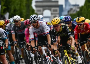 “Descalabro total”: el Arkea-B&B Hotels desaparece del World Tour