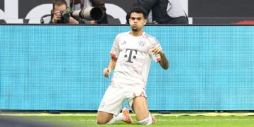 Luis Díaz brilla con doblete y récord en la goleada del Bayern