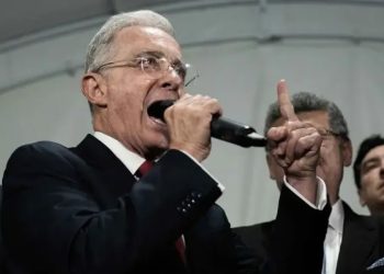 Uribe llama a un nuevo Gobierno que reconstruya la relación con EE. UU.