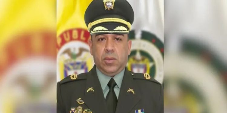 Teniente coronel de la Policía en La Guajira se entrega a la Fiscalía tras orden de captura por delitos sexuales