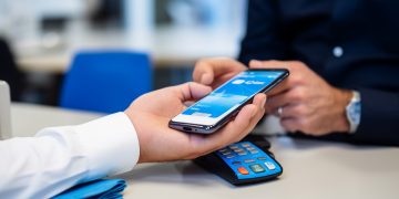 Impuesto a pagos digitales amenaza a microcomercios y cultura financiera, alerta líder de Fintech