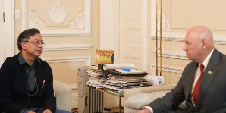 Embajada de EE. UU. en Colombia pide a Petro “dejar de ser indulgente frente a los narcoterroristas” tras sanción del Tesoro